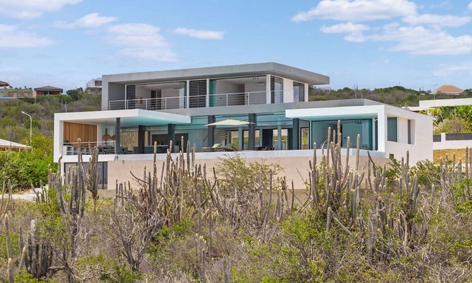 Sabadeco Villa | Luxury Ocean View Villa w/ Huge Private Pool, 3 Ensuite Beds & Dive Facilities