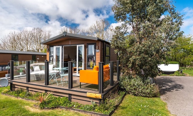 Sewerby House | Sandpiper Lodge - Two Bedroom House, Sleeps 4