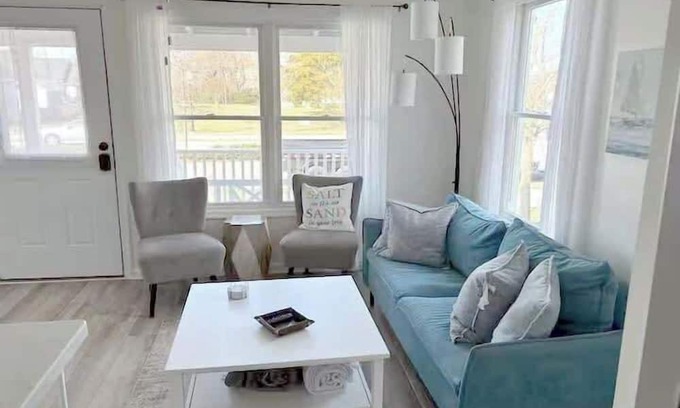 Cape Charles House | Firepit/BBQ, Minutes to Beach & Park | Deja Blu II