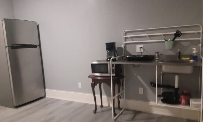 Mojave Apartment | Beautiful Mother in Law Unit suit w/Parking & Wifi