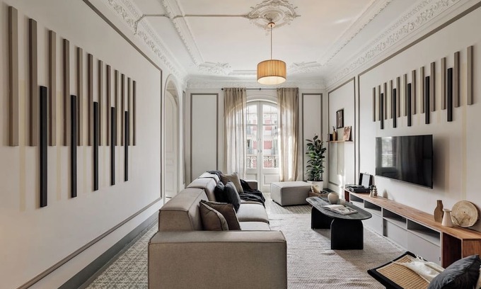 Eixample Apartment | Kaftan - 5 bedrooms and balcony in Eixample Dreta