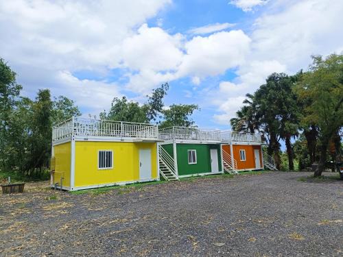 Yuanshan Ski Chalet | 宜客咖啡--包棟大露台四人房彩芬小屋