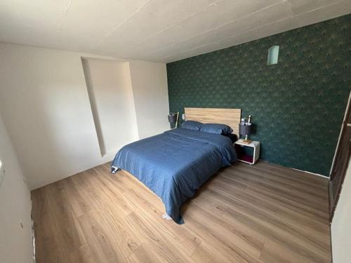 Sainte-Suzanne-and-Chammes Apartment | Location studio