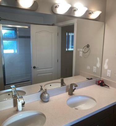 Richmond House | Large suite with separate bathroom
