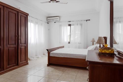 Brufut House | Sun Catcher