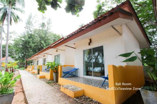 Sichon Resort | Issara Beach Resort